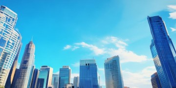 城市的天空有多蓝出自哪首歌？